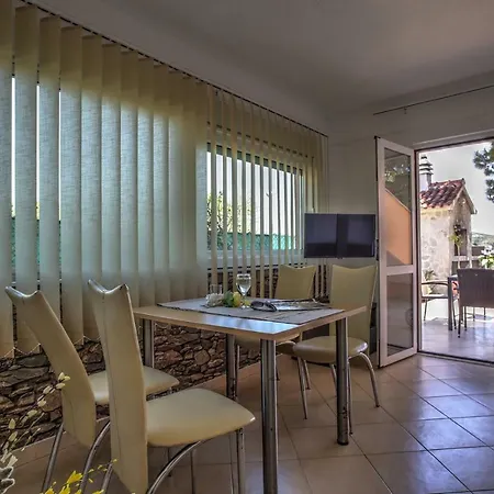Ena 1 Appartement Betina (Sibenik-Knin)